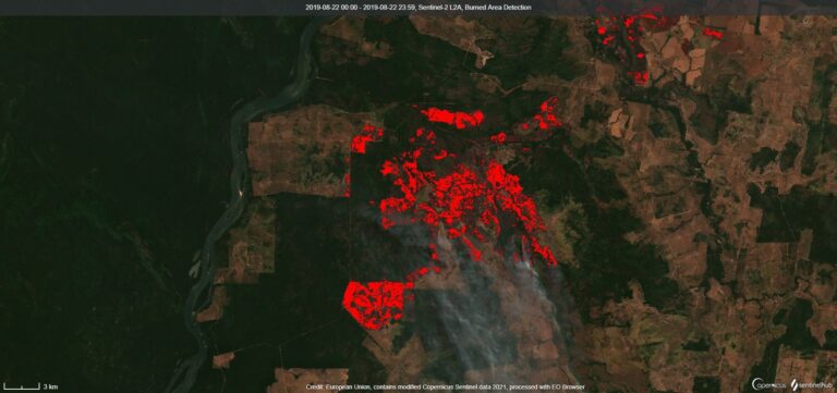 Satellitbillede - Jungle i brand i Mato Grosso i Brasilien